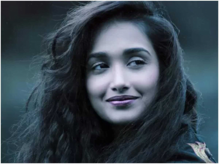 8-mysterious-deaths-of-bollywood-actors-jiah-khan