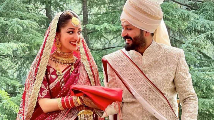 10-famous-bollywood-weddings-that-left-us-in-awe-yami-gautam-aditya-dhar